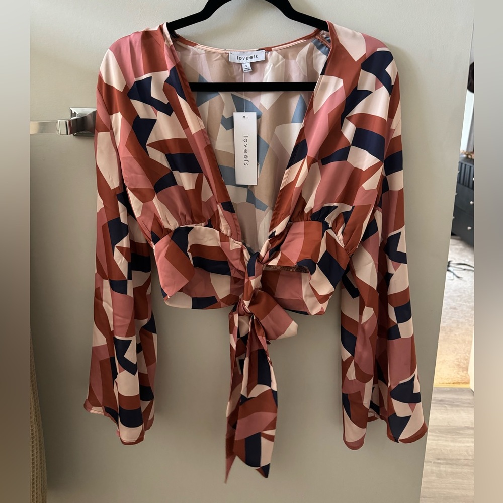 Tie-front patterned blouse